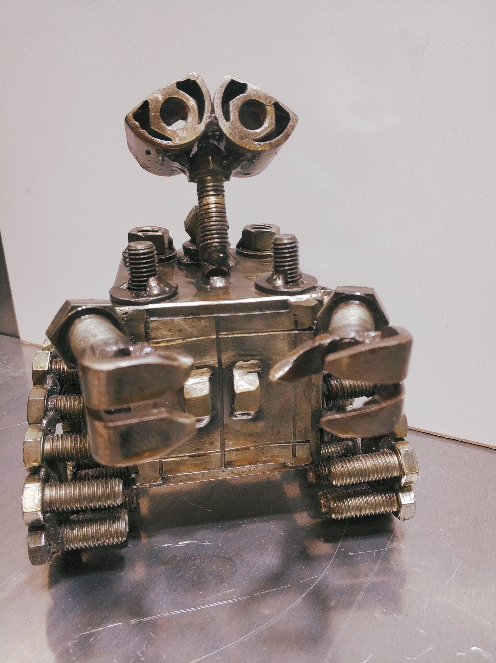 metal art figurines
